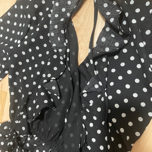 YaYa&co Dot Ruffle Open Back shirt, size Sm - Picture 9 of 13